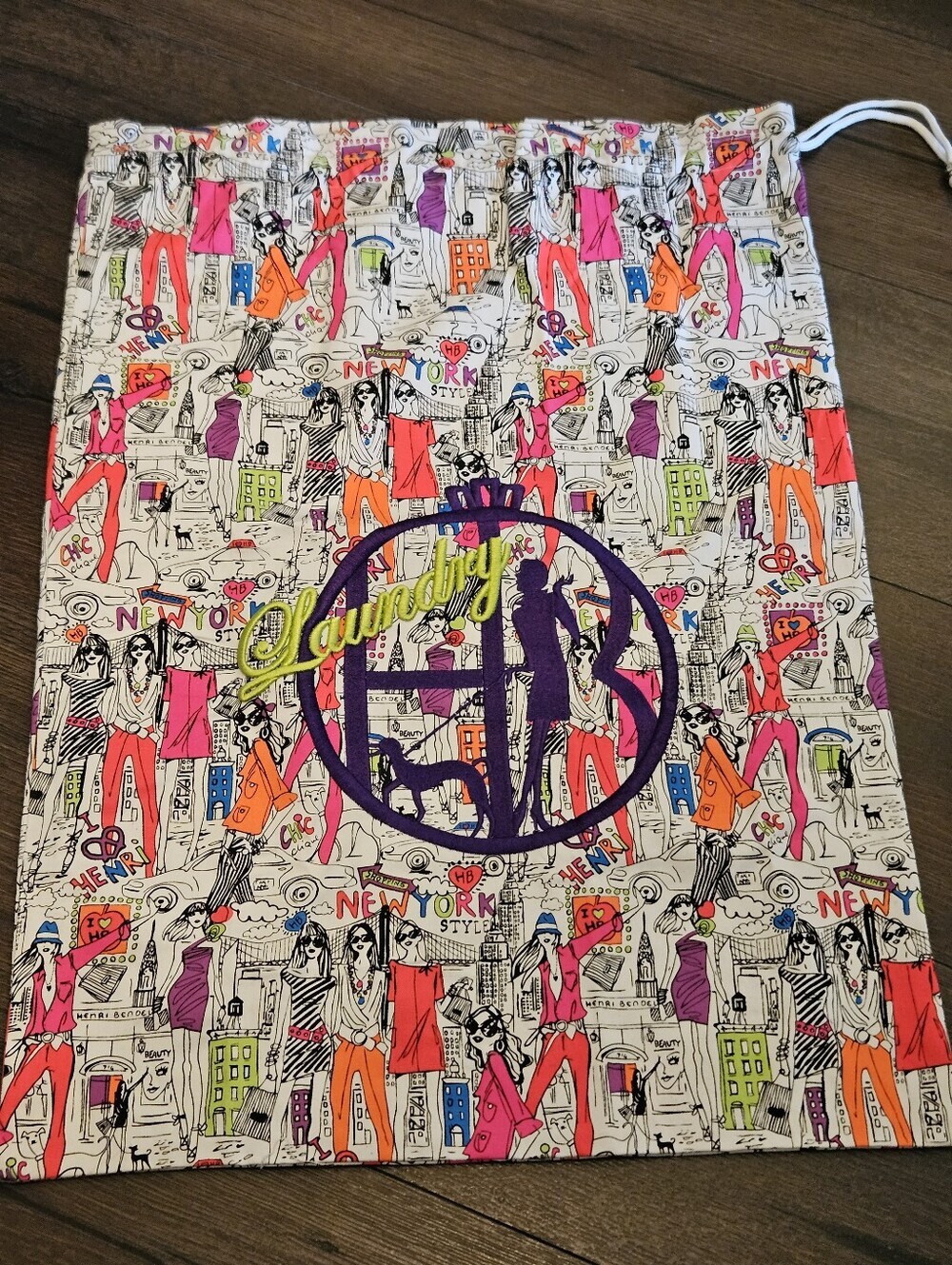 Henri Bendel New York Fashion Print Drawstring Travel Laundry Bag NWOT Rare